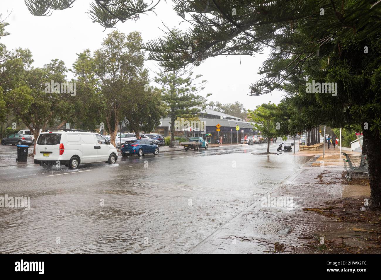 East Coast low forms over Sydney as heavy rains continue to batter the ...