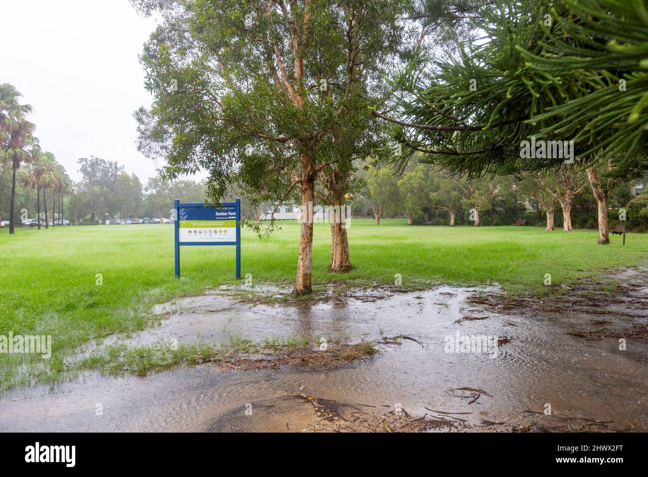 East Coast low forms over Sydney as heavy rains continue to batter the ...