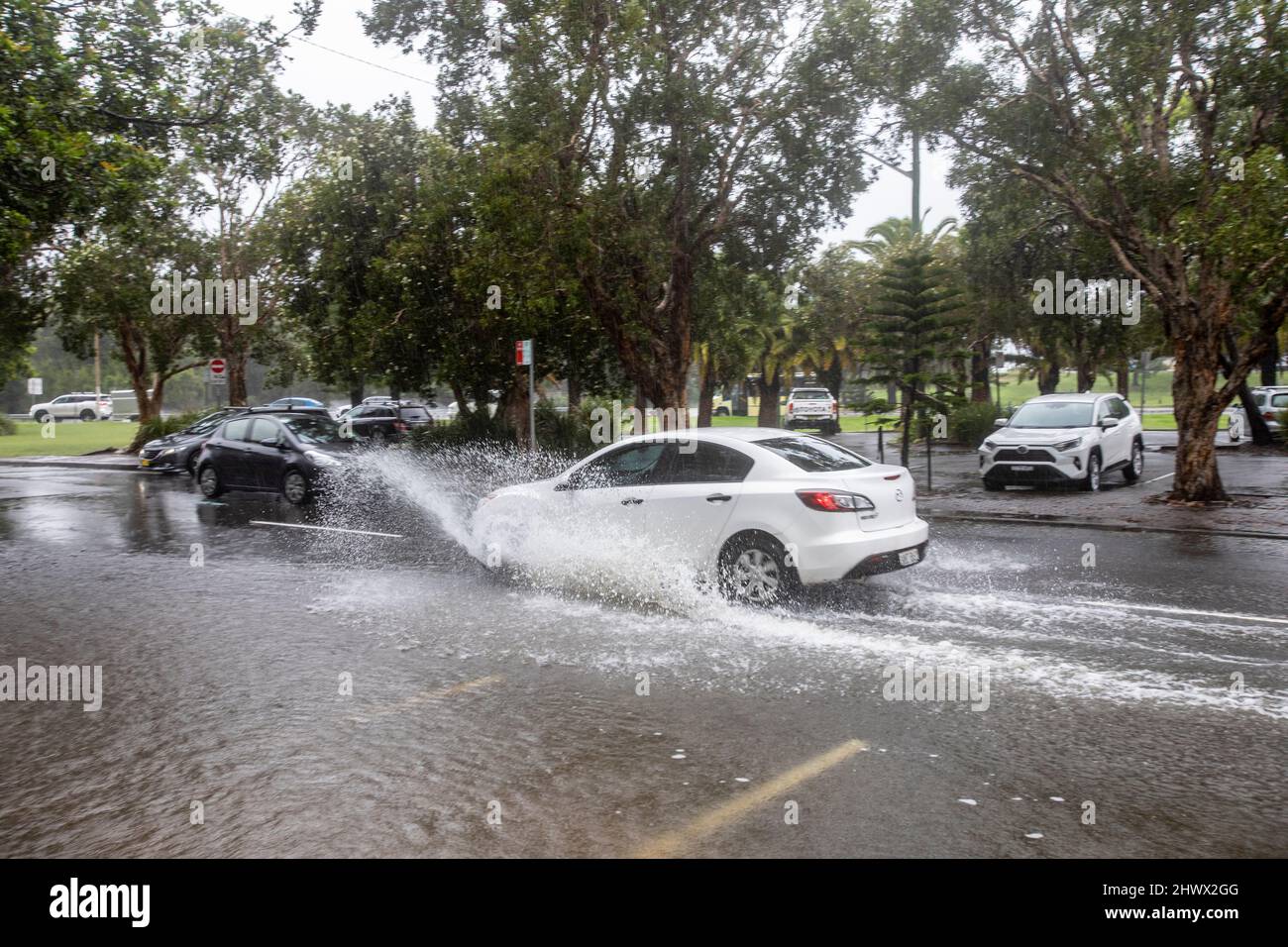 East Coast low forms over Sydney as heavy rains continue to batter the ...