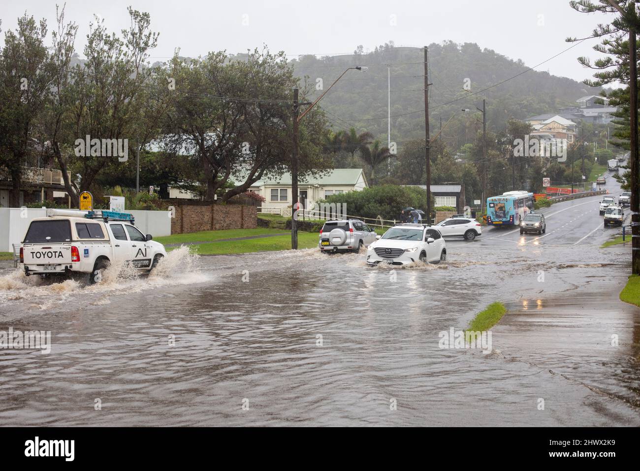 East Coast low forms over Sydney as heavy rains continue to batter the ...