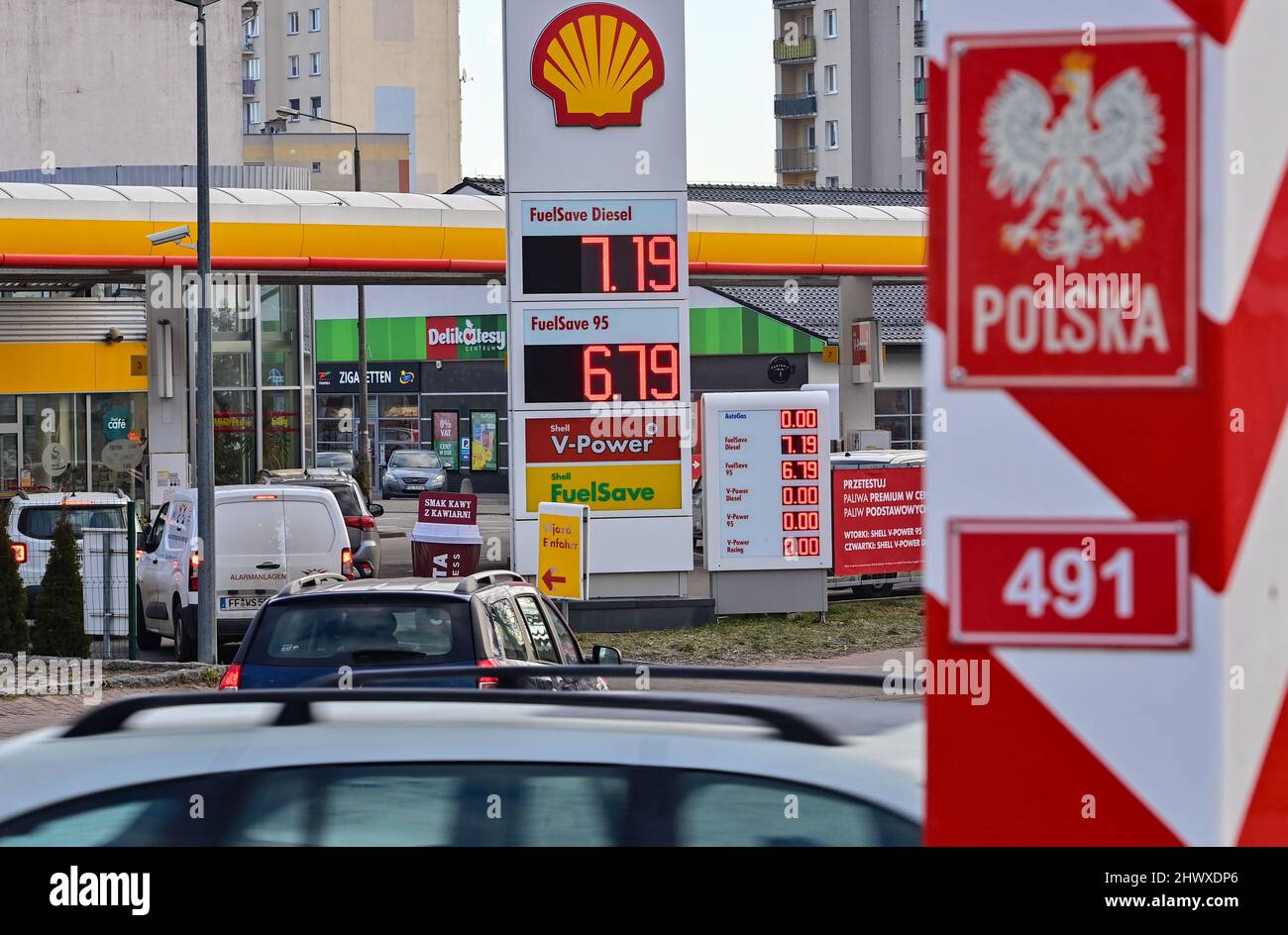 Slubice, Poland. 08th Mar, 2022. On a display at a gas station, a liter