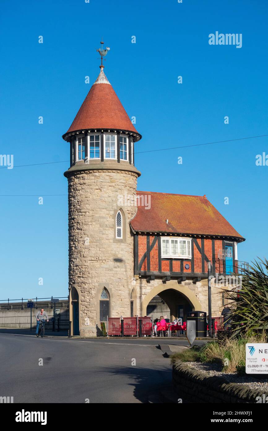 Marine Drive Gatehouse, Scarborough, North Yorkshire, England Stock Photo