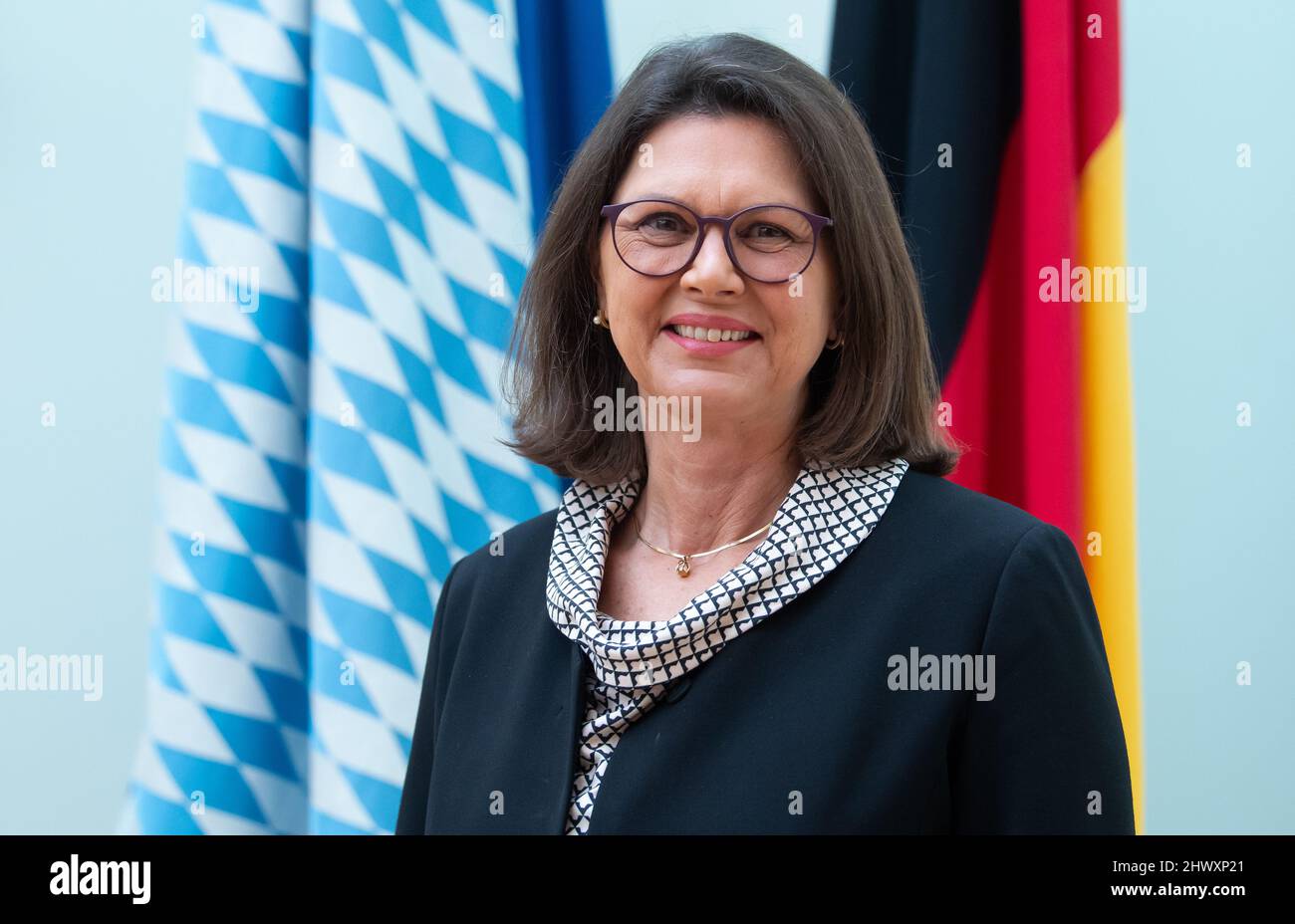 Ilse aigner munich hi-res stock photography and images - Page 3 - Alamy