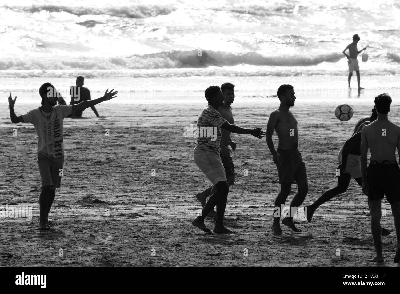 Black kids on the beach hi-res stock photography and images - Alamy