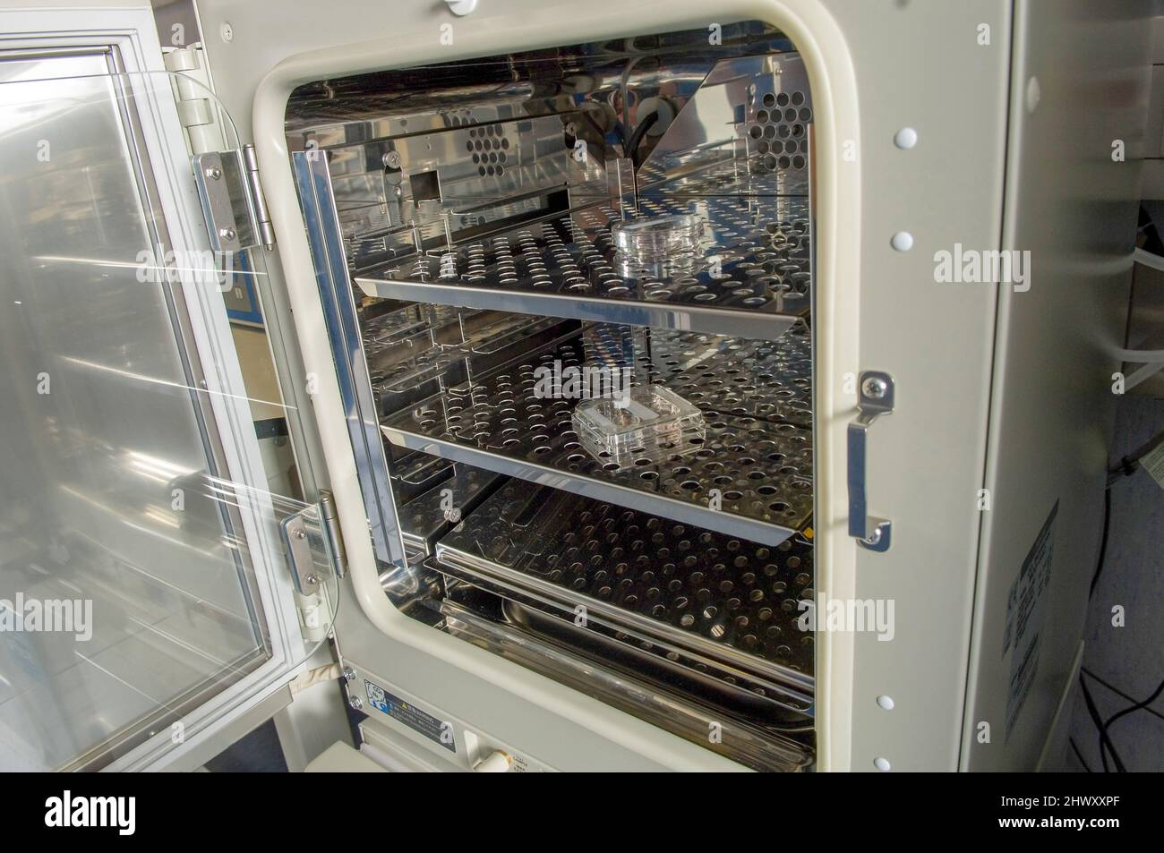 Ivf incubator hires stock photography and images Alamy