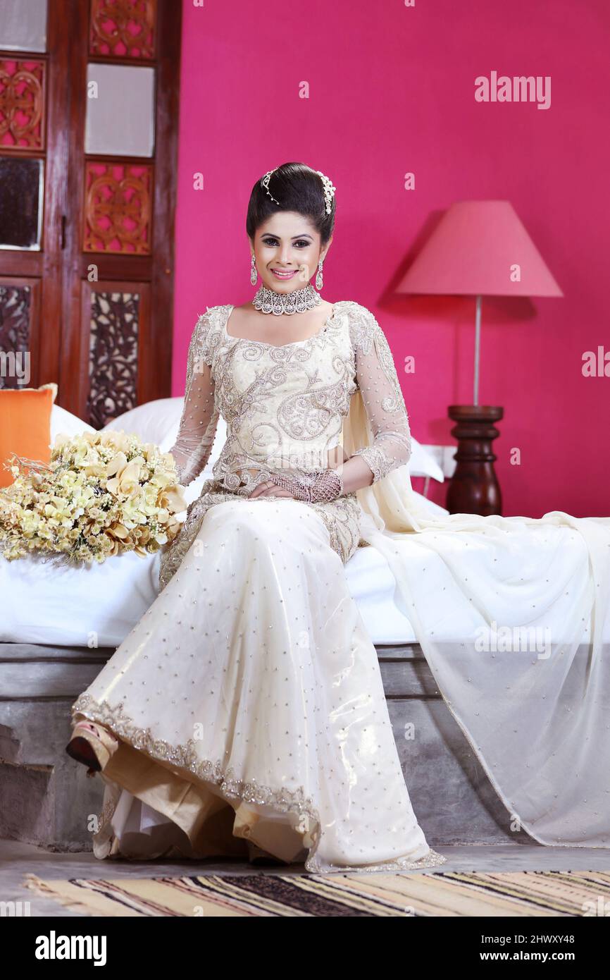 Asian Bridal Photos Stock Photo - Alamy