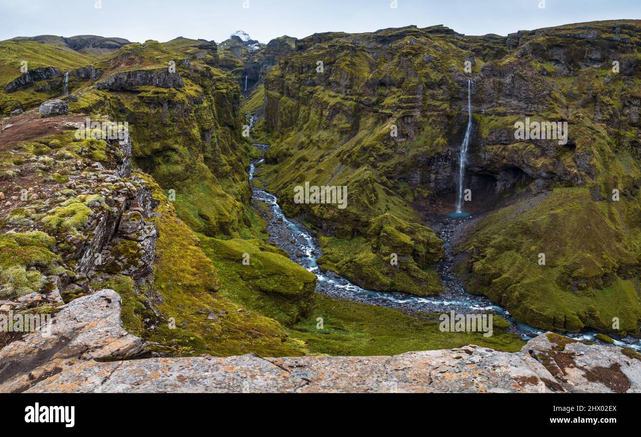 Beautiful autumn Múlagljúfur Canyon, Iceland. It is located not far from Ring Road and Fjallsárlón glacier with Breiðárlón ice lagoon at the south end Stock Photo
