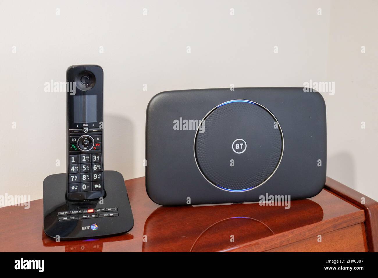 Bt router hi-res stock photography and images - Alamy