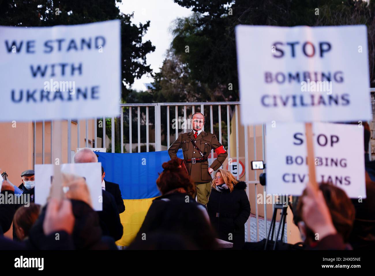 Hitler cardboard hires stock photography and images Alamy