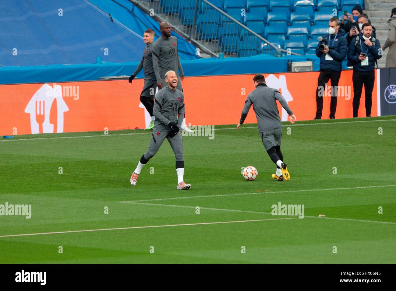 Madrid, Spanien. 08th Mar, 2022. Madrid Spain; 08.03.2022.- PSG trains at the Santiago Bernabéu stadium one day before their meeting with Real Madrid in the Champions League. Credit: Juan Carlos Rojas/dpa/Alamy Live News Stock Photo