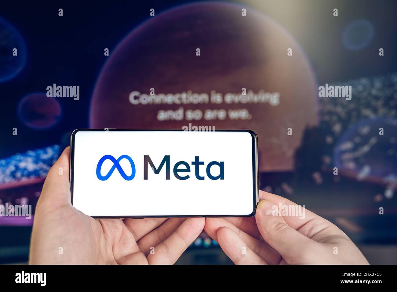 Russia Moscow 19.01.2022 Logo of Meta, Facebook metaverse. Investing in  digital universe. Buy land in virtual world. Blockchain nft cryptocurrency.Man  Stock Photo - Alamy