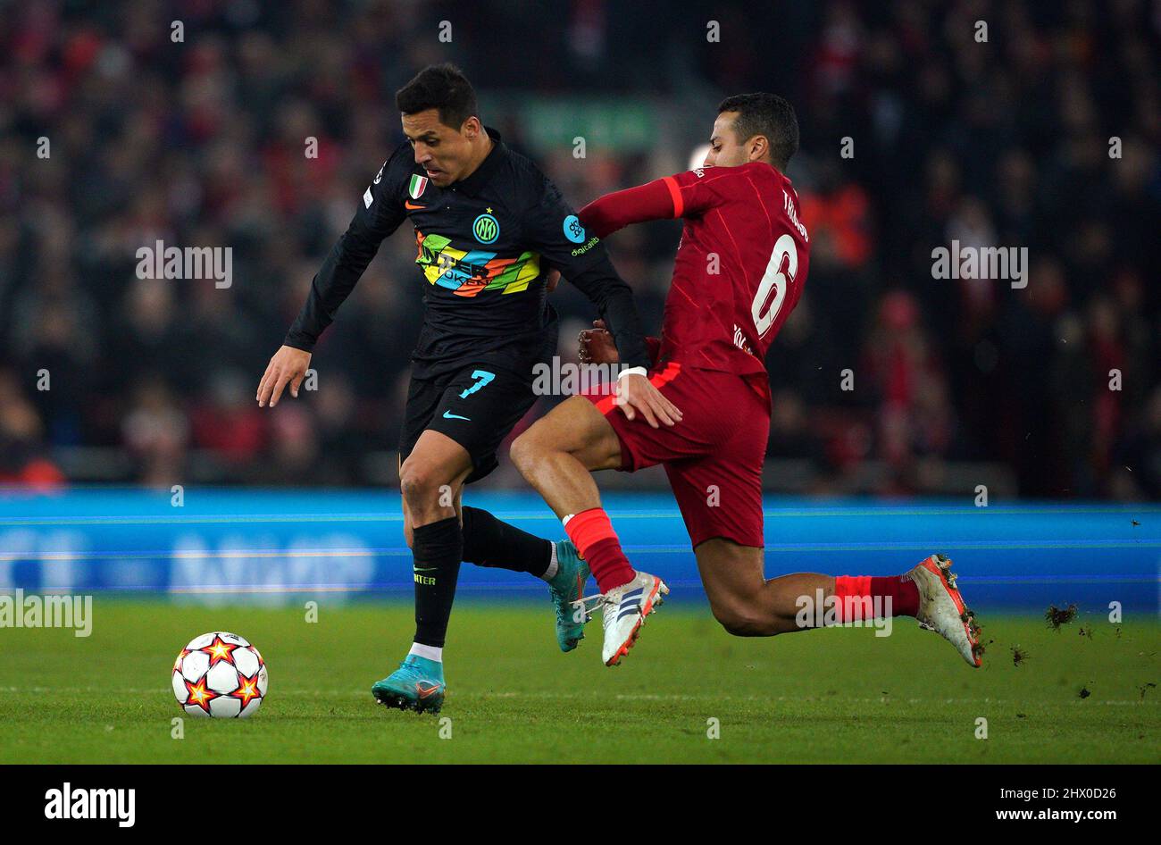 Alexis sanchez inter hi-res stock photography and images - Alamy