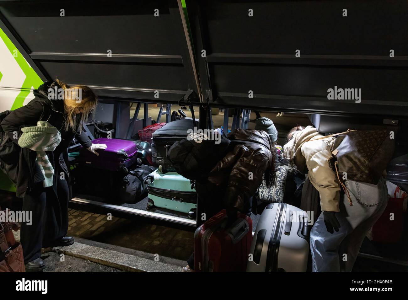Ukrainian refugees putting luggage hi-res stock photography and images ...