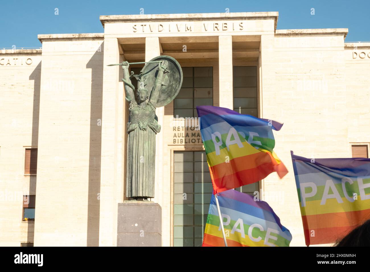 Manifestazione per la pace e per l'Ucraina università ''Sapienza'' di Roma Stock Photo