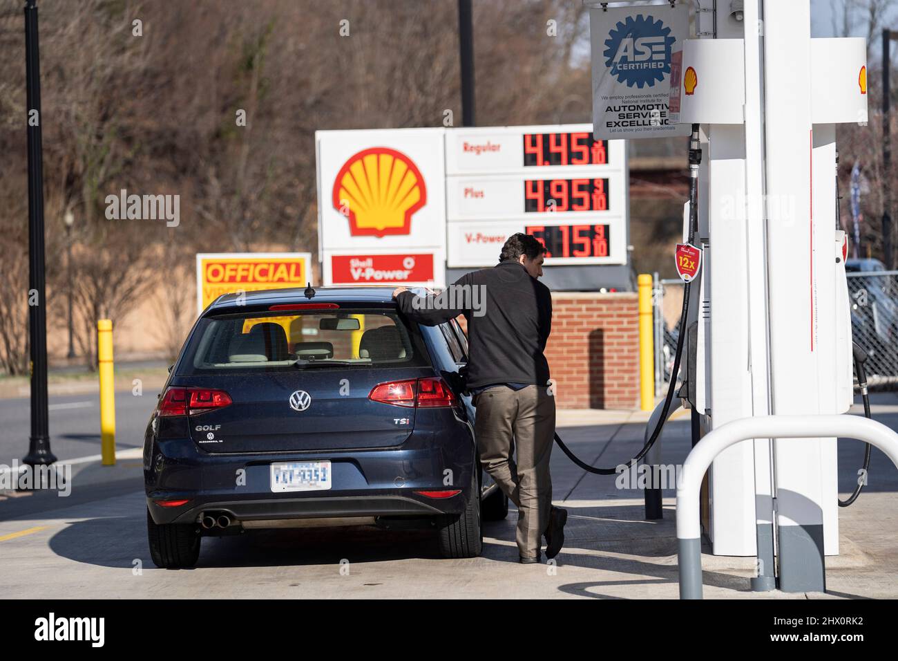 Arlington, USA. 8th Mar, 2022. A man fuels a car at a gas station in
