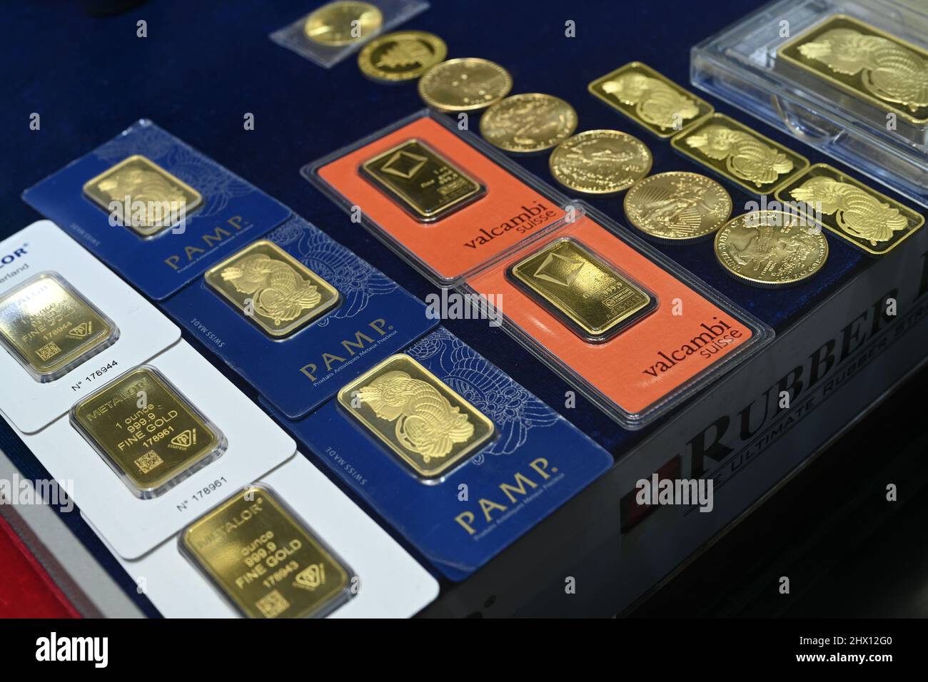 Gold bullion on display in a window of a store in Manhattan's jewelry