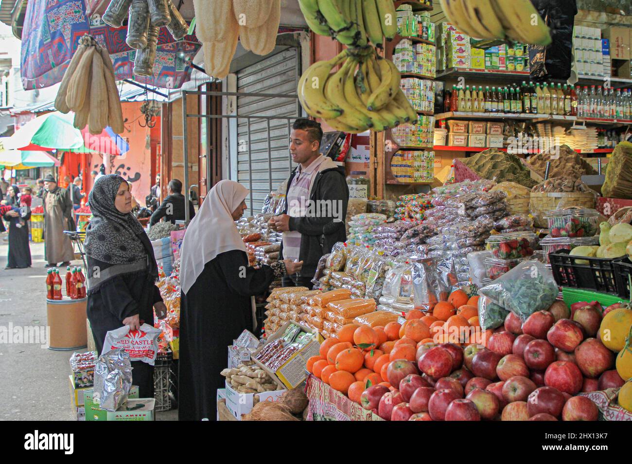 Gaza City. 7th Mar, 2022. People visit Al-Zawiya market in Gaza City, March 7, 2022. Credit: Rizek Abdeljawad/Xinhua/Alamy Live News Stock Photo