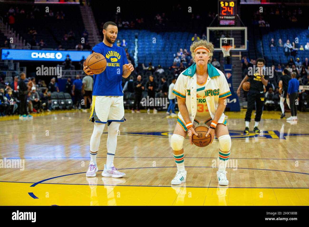 San Francisco, California. March 8, 2022, Golden State Warriors point guard Stephen Curry (30) and actor Will Ferrell warm-up practice during warm-ups before the team plays against the Los Angeles Clippers at Chase Center on March 8, 2022 in San Francisco, California. Credit: CV/ImageSpace/MediaPunch Stock Photo