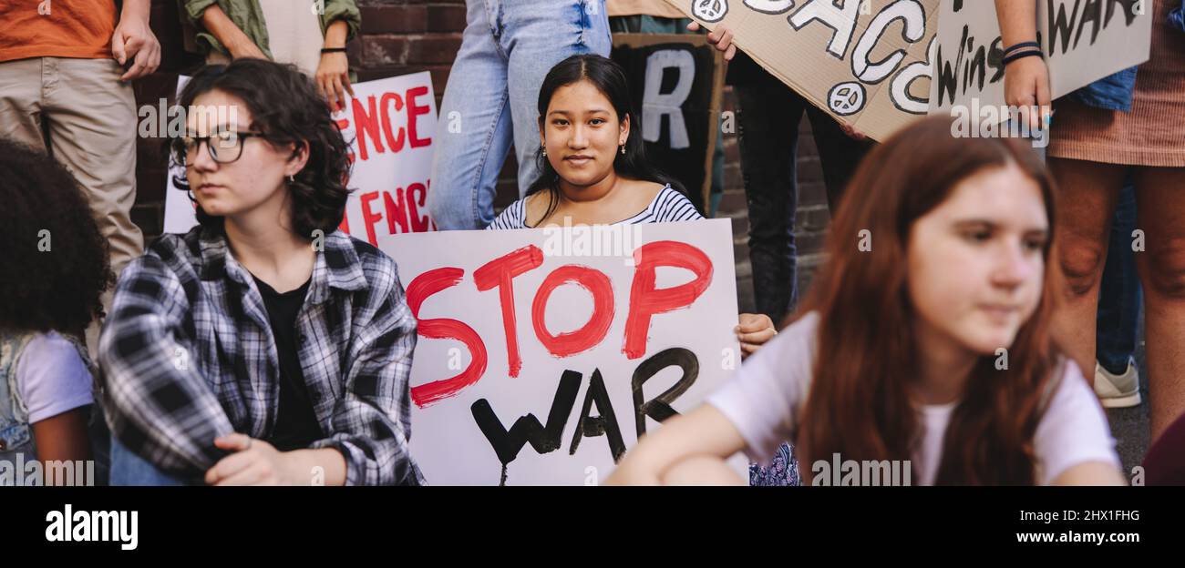 Demonstration again hi-res stock photography and images - Alamy