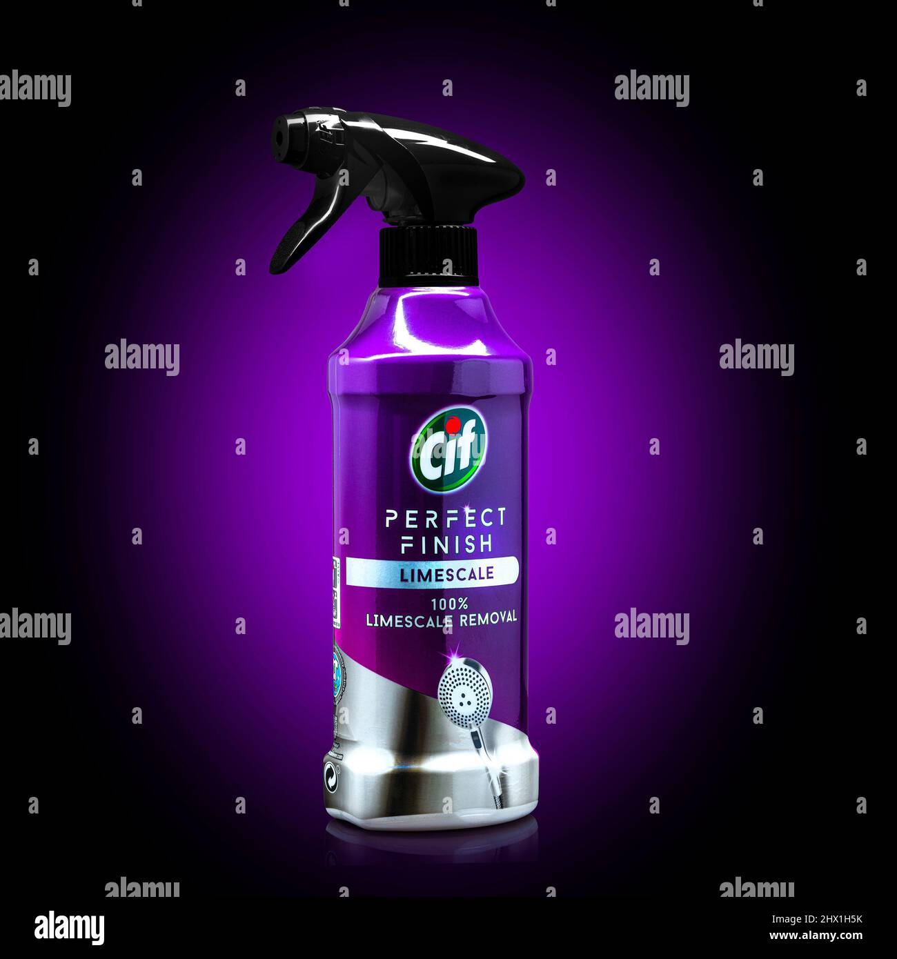 POZNAN, POLAND - Nov 25, 2017: The Cif Cream cleaning product for kitchen  and bathroom in a plastic bottle Stock Photo - Alamy