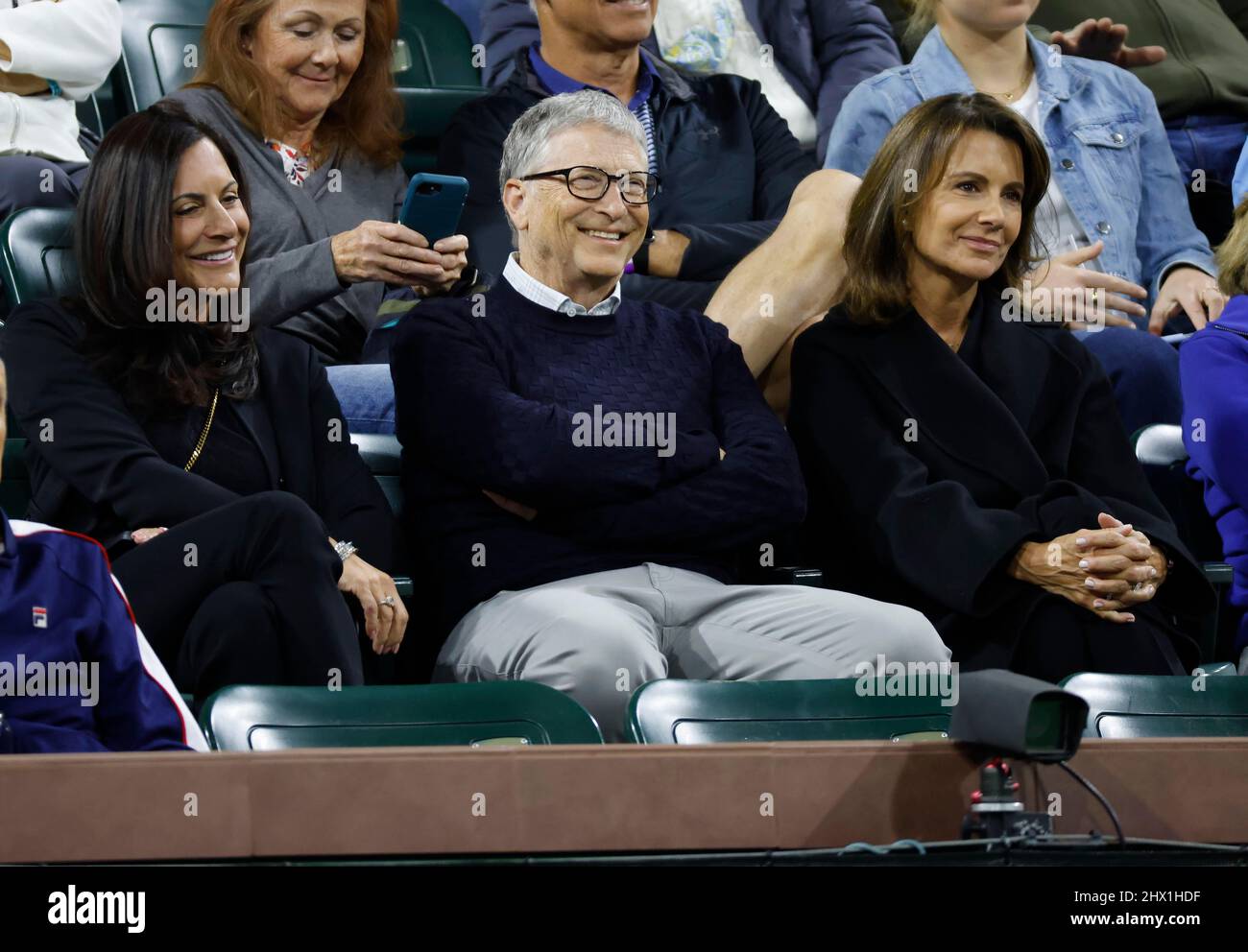 Microsoft founder bill gates tennis hi-res stock photography and images