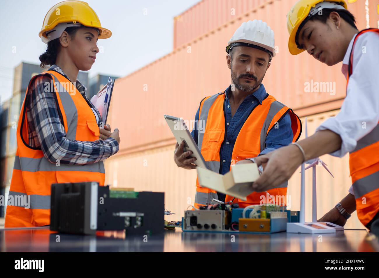 engineer coach supervisor boss meeting, presentation and training ...