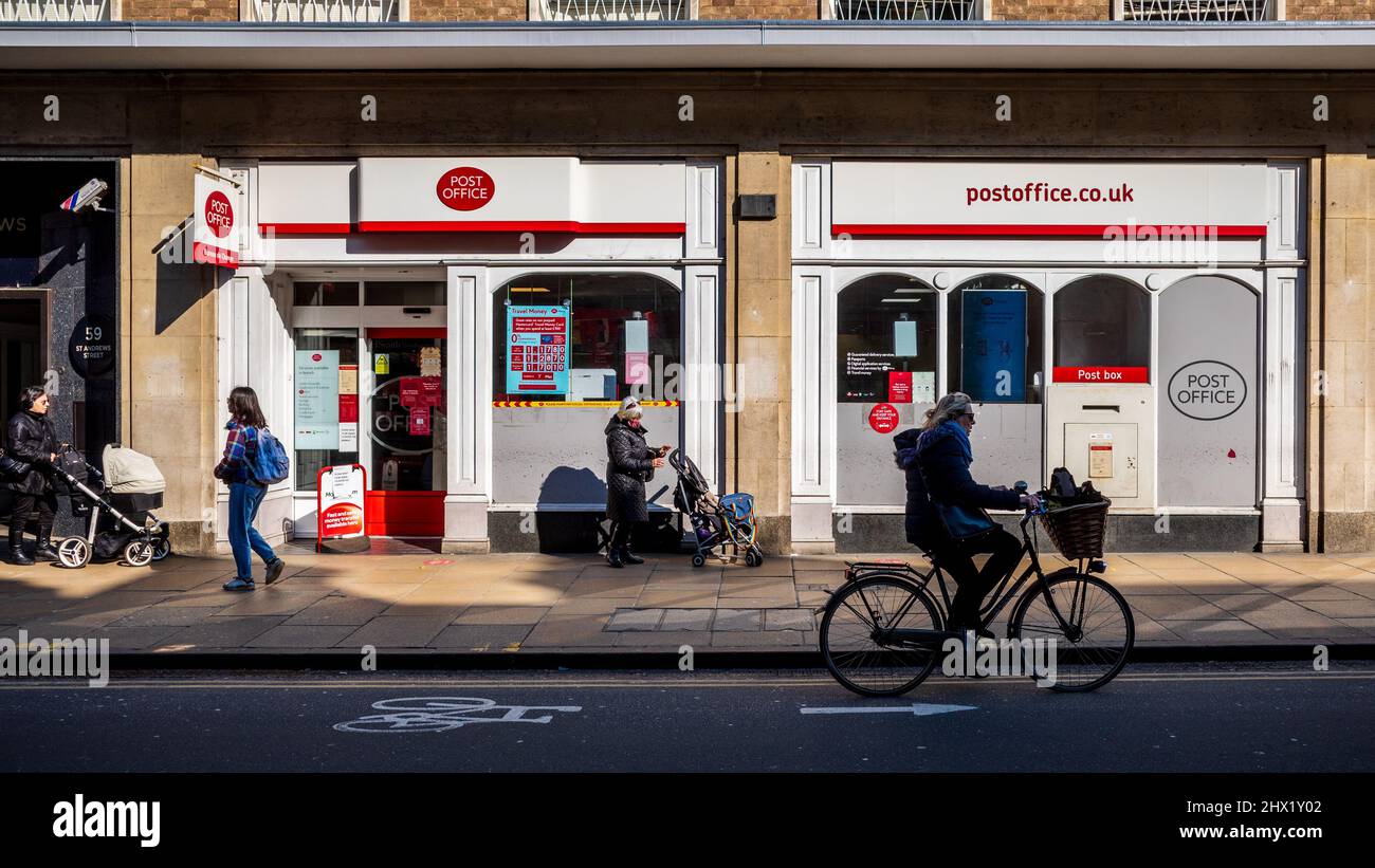 City Centre Post Office UK - Modern Post Office Store in Cambidge City Centre UK. CIty Centre Post Office. Urban Post Office. Stock Photo