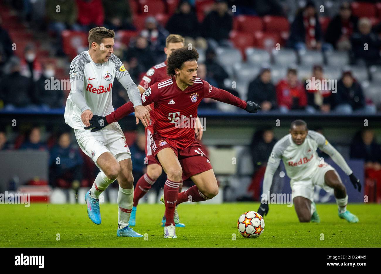 Leroy Sane (Muenchen), Maximilian Wöber (Salzburg) FC Bayern München vs Red  Bull Salzburg 08.03.2022, Fussball; Champions League, Saison 2021/22 Foto  Stock Photo - Alamy