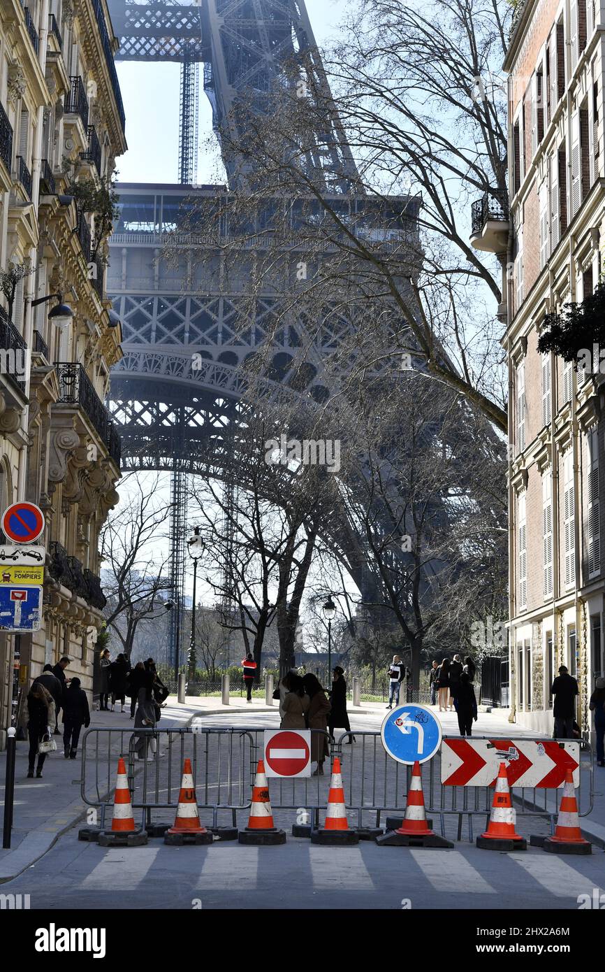 Eiffel Tower seen from Rue de l