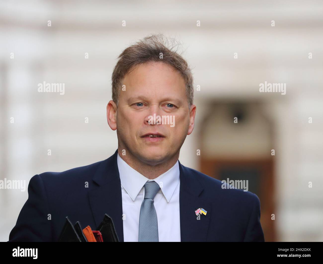 London, UK. 8th Mar, 2022. Transport Secretary Grant Shapps arrives for the weekly Cabinet Meeting at No 10 Downing Street Stock Photo