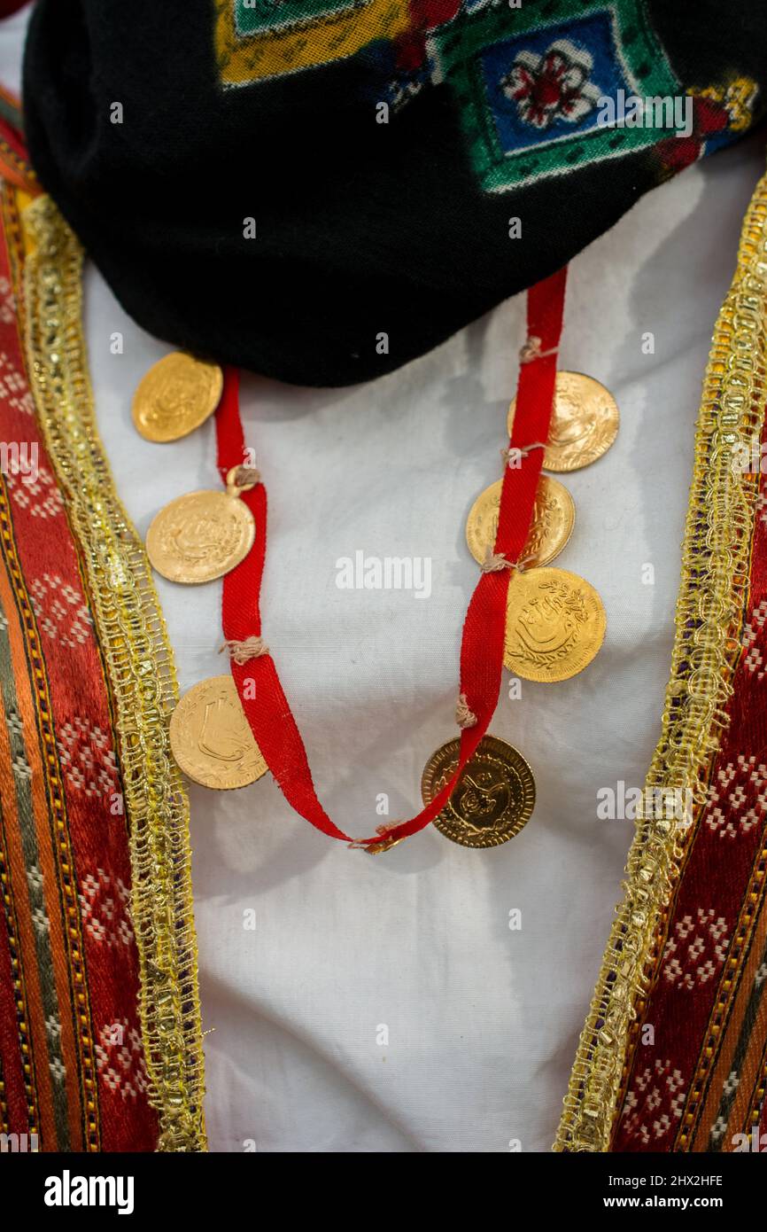 Fake gold hot sale coin necklace