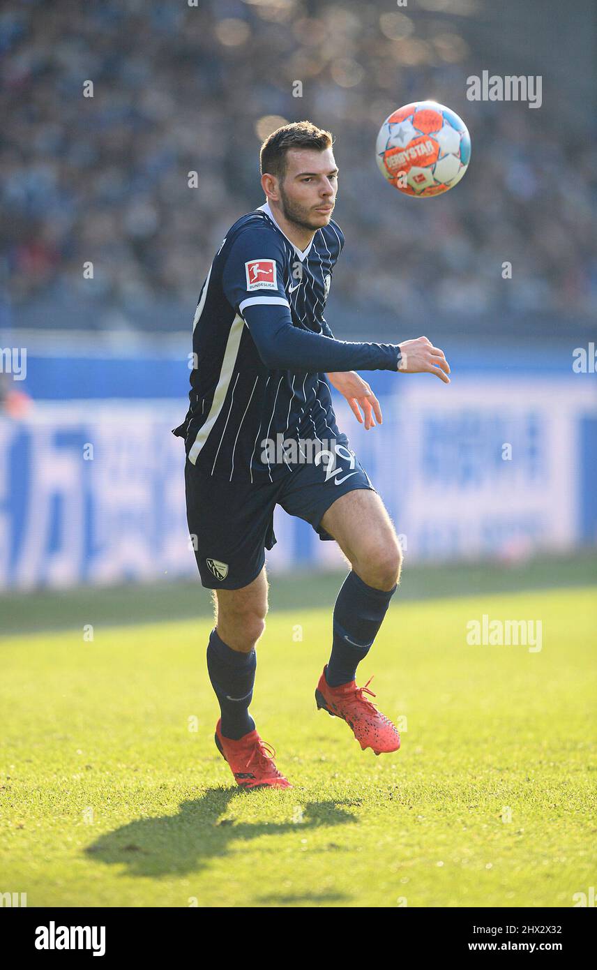Maxim LEITSCH (BO) action, soccer 1st Bundesliga, 25th matchday, VfL Bochum (BO) - Greuther Furth (FUE) 2: 1, on March 5th, 2022 in Bochum/Germany. #DFL regulations prohibit any use of photographs as image sequences and/or quasi-video # Â Stock Photo