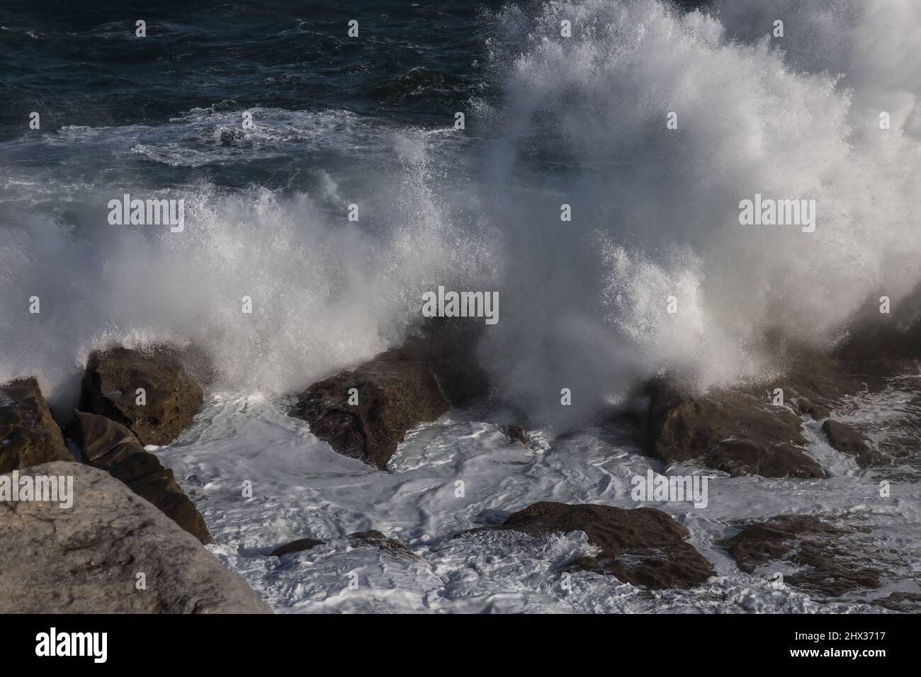 Sydney, Australia, Wednesday 9th March 2022 .Big waves hit Rocks at Ben Buckler Point, North Bondi as the storms and floods finally ease, and the sun comes out. Credit Paul Lovelace/Alamy Live News Stock Photo