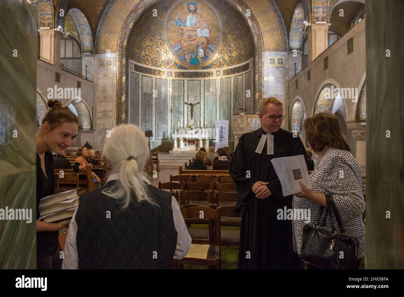 Rome, Italy 29/10/2017: Worship at the Lutheran Church on Toscana Street in celebration of the 500th anniversary of the Protestant Reformation. © Andrea Sabbadini Stock Photo