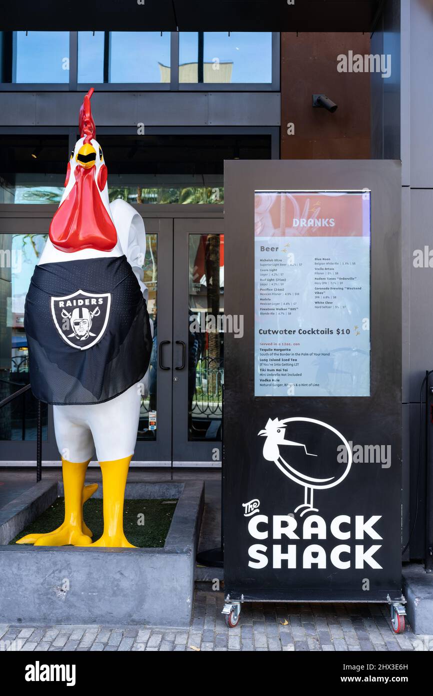 Las Vegas, NV - Dec 15, 2021: Giant rooster at The Crack Shack is wearing a Las  Vegas Raiders apron. The Crack Shack serves fried, free range, Jidori Stock  Photo - Alamy