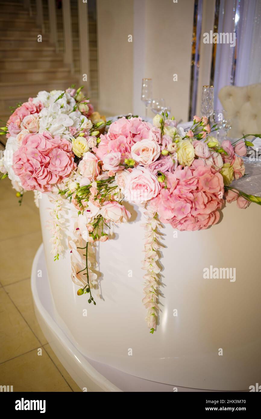 Wedding table decor for newlyweds decorations with fresh flowers Stock