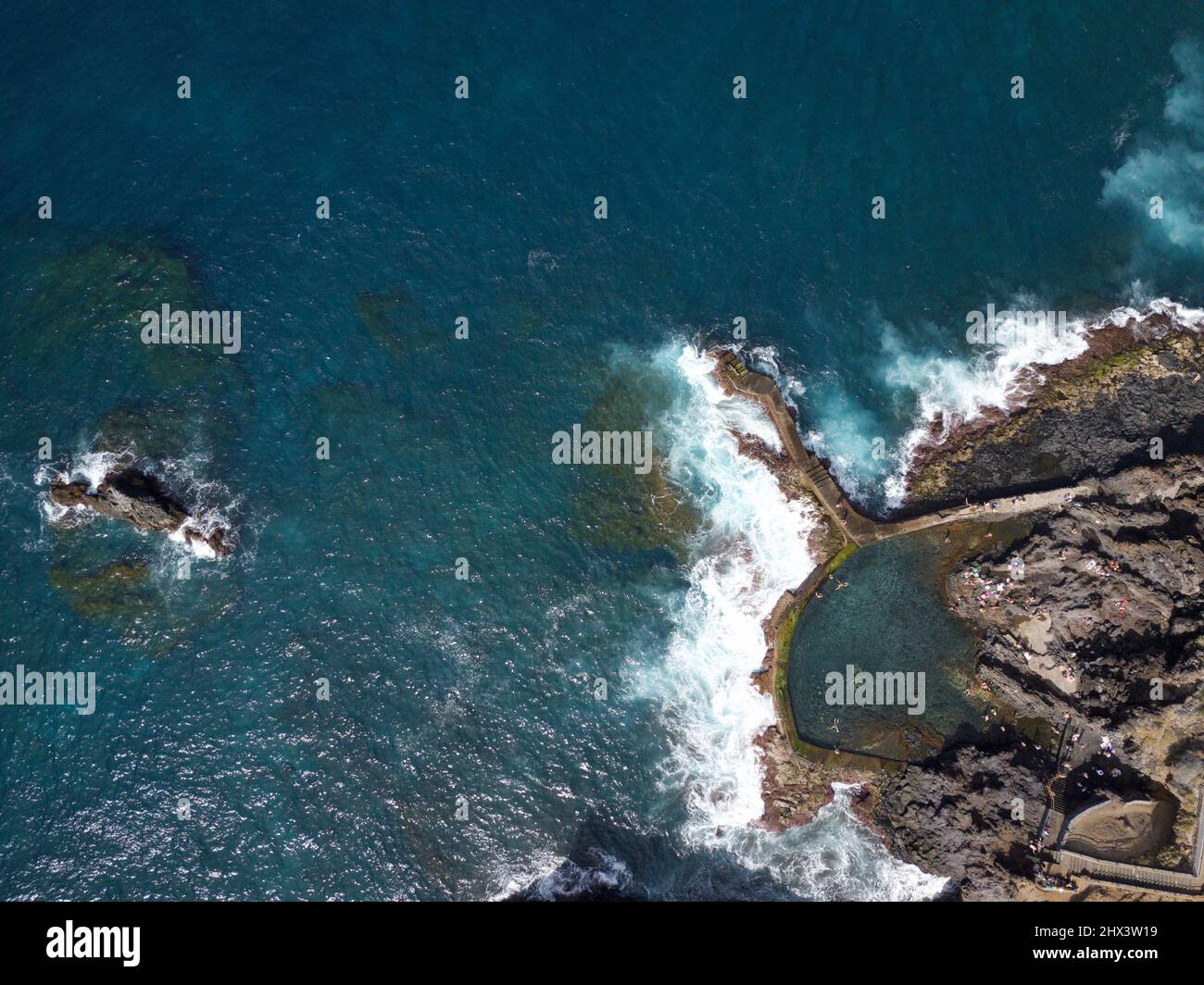 Drone ocean pool hi-res stock photography and images - Alamy