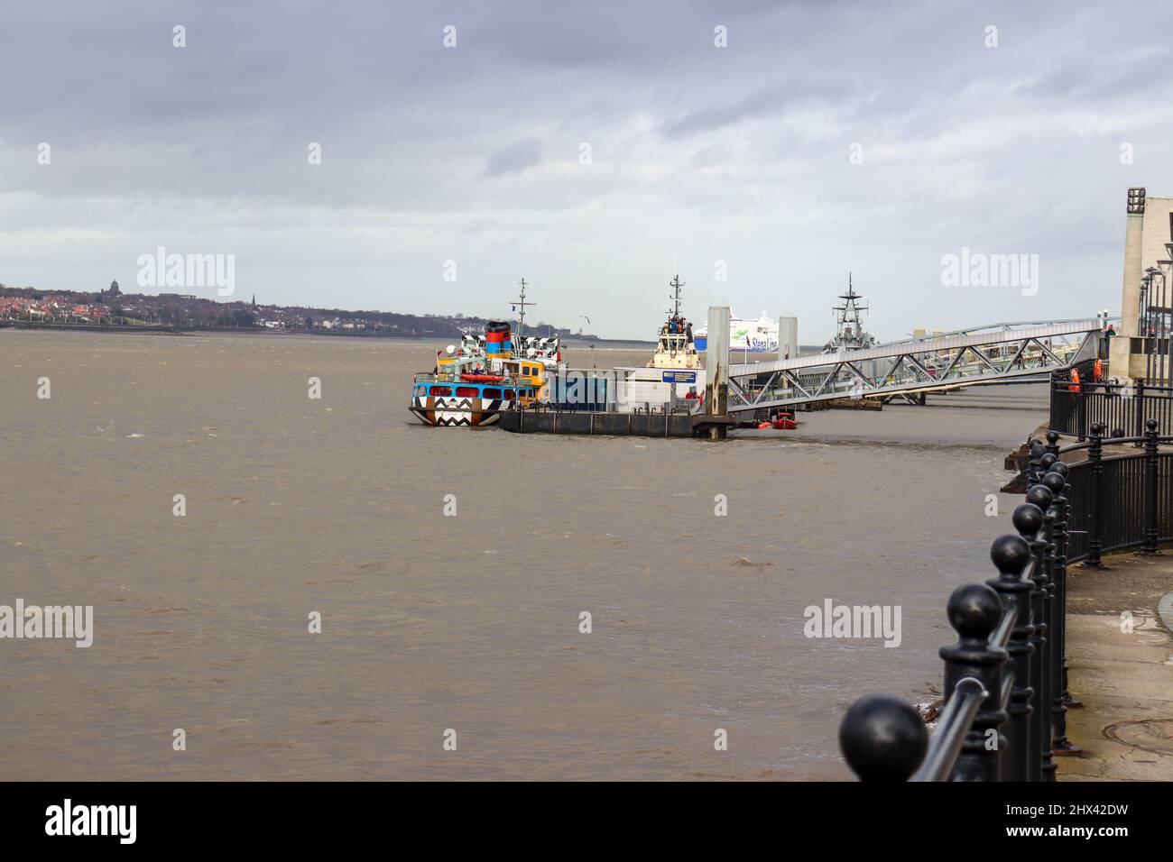 Mersey Ferry at the Pier Head landing platform, Liverpool Stock Photo