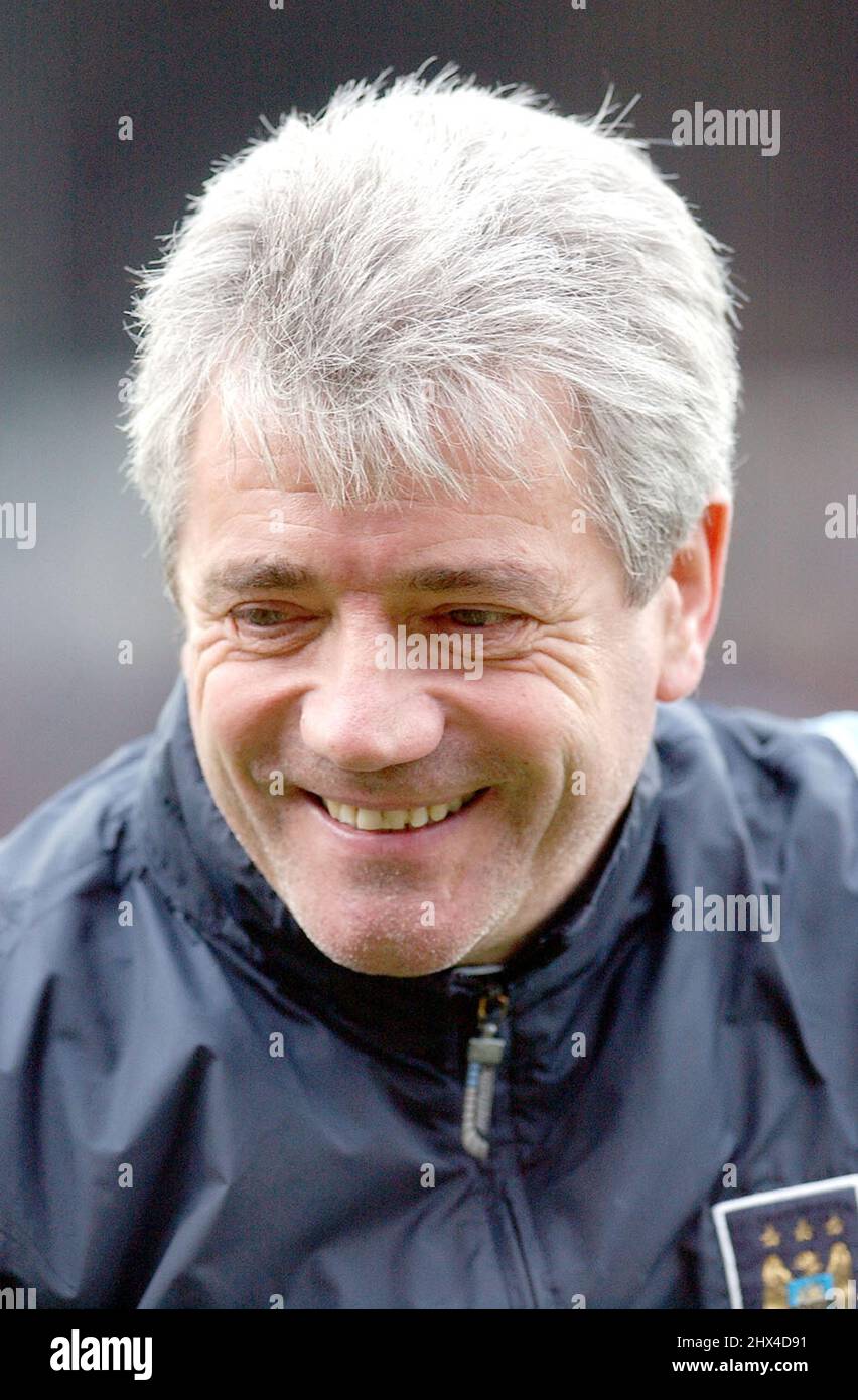 MANCHESTER CITY MANAGER KEVIN KEAGAN. PIC MIKE WALKER, 2004 Stock Photo Alamy MANCHESTER CITY MANAGER KEVIN KEAGAN. PIC MIKE WALKER, 2004 Stock Photo Alamy