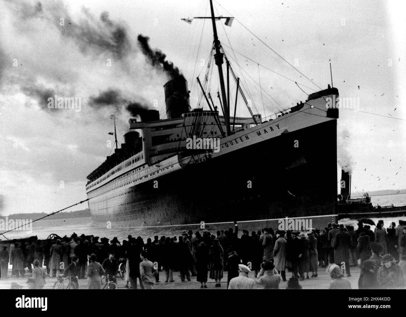 "Queen Mary" Sails On First Voyage Of Season After Overhaul "Queen