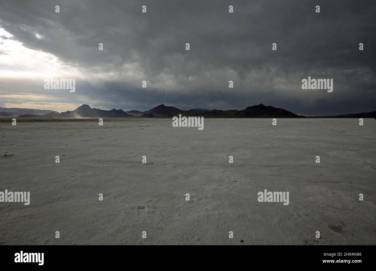 Salt desert landscape - Bonneville Salt Flats, Utah Stock Photo
