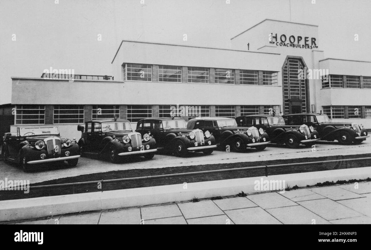 Royal Cars for the Australian and New Zealand Tours: The fleet of Daimler 'Straight Eights', with coachwork by Hooper, in readiness for the forthcoming Royal tour in Australia and New Zealand. November 09, 1948. (Photo by Sport & General Press Agency Ltd.) Stock Photo