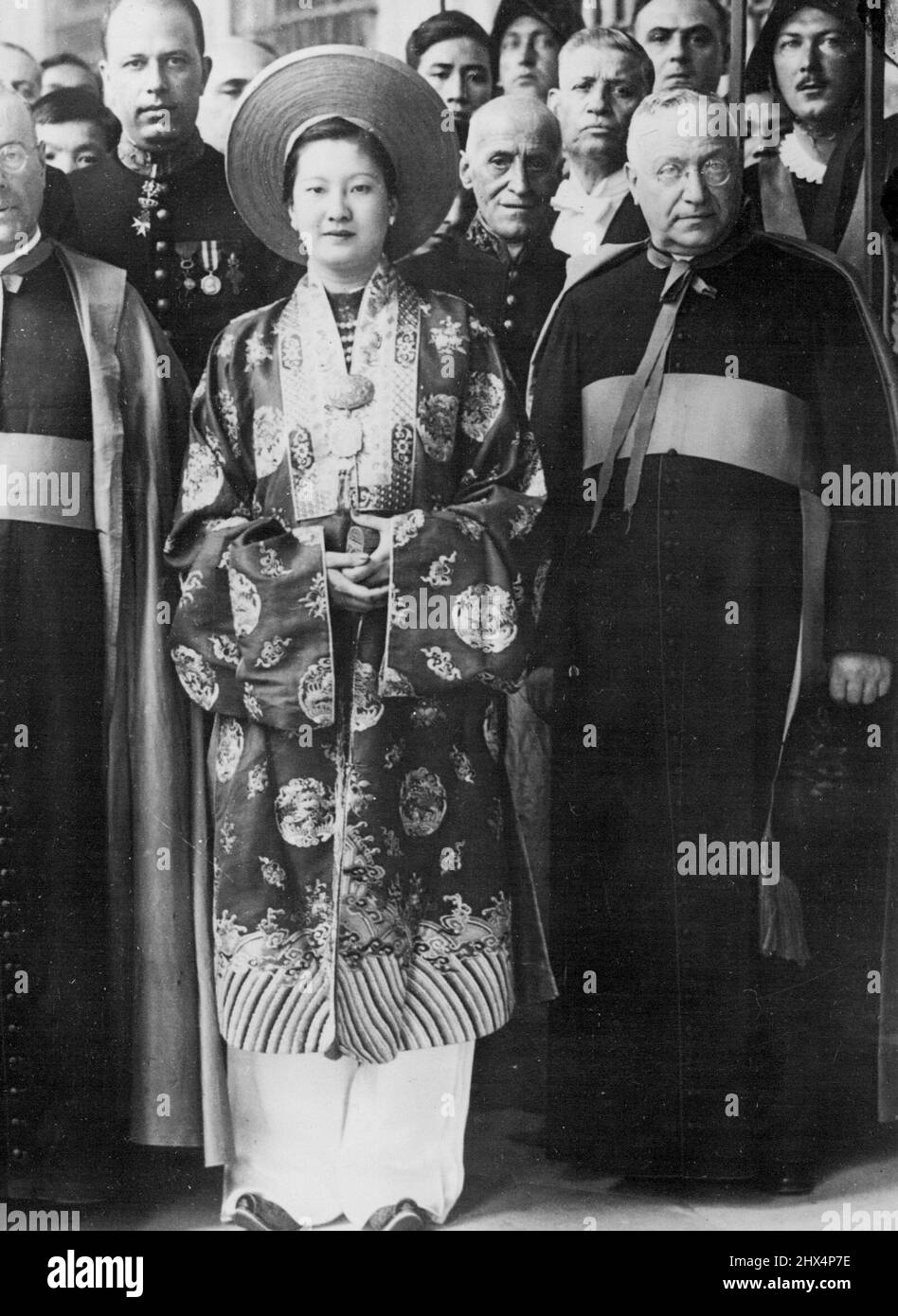 Empress of Annam Received by The Pope The Empress of Annam photographed at the Vatican. The empress of Annam who has been on holiday in Europe with the Emperor, was received by the Pope when she visited Rome on her way home. The Empress is a Roman Catholio. July 21, 1939. (Photo by Keystone). Stock Photo