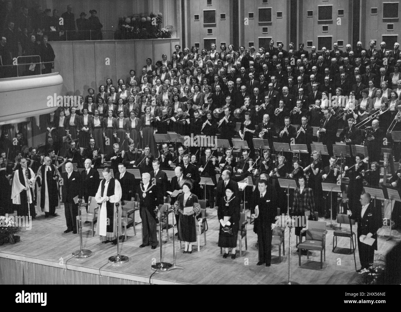 The Queen Opens Manchester's Rebuilt Free Trade Hall -- The scene in the rebuilt Free Trade Hall, during the service prior to the inaugural concert. Her Majesty the Queen performed the opening ceremony of the rebuilt Free Trade Hall in Manchester on Friday. November 16th, unveiling a tablet at the entrance to mark the event. November 19, 1951. (Photo by Fox Photos). Stock Photo