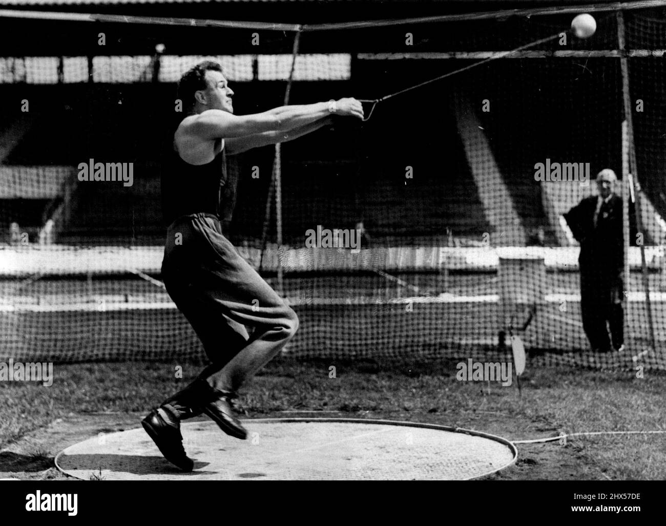 Throwing the hammer hires stock photography and images Alamy