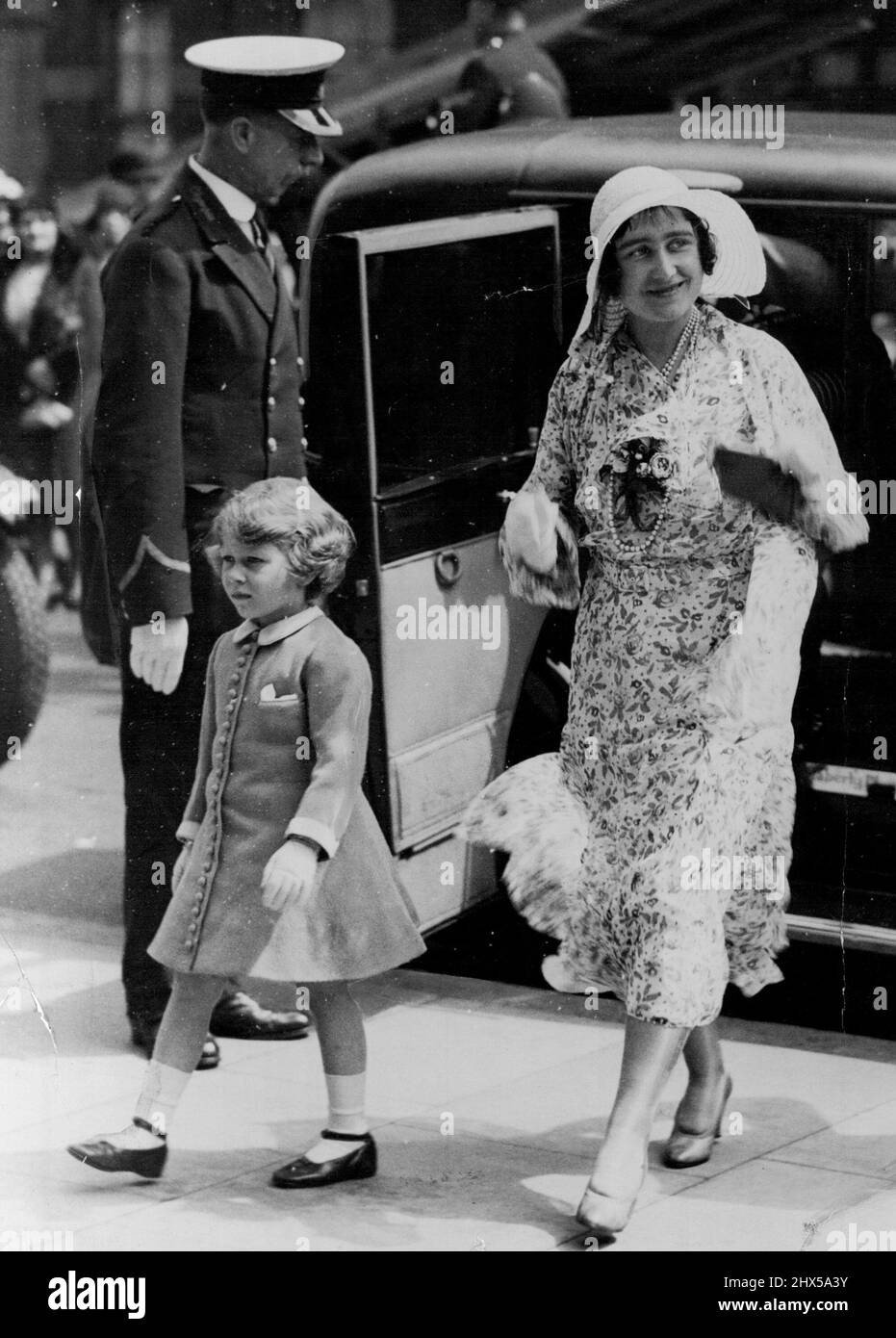 RoyaltyBritish Queen Elizabeth Gloves. July 20, 1931. (Photo by