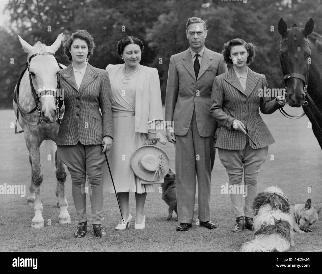Elizabeth Queen Mother Royal Lodge Hi res Stock Photography And Images Elizabeth Queen Mother Royal Lodge Hi res Stock Photography And Images
