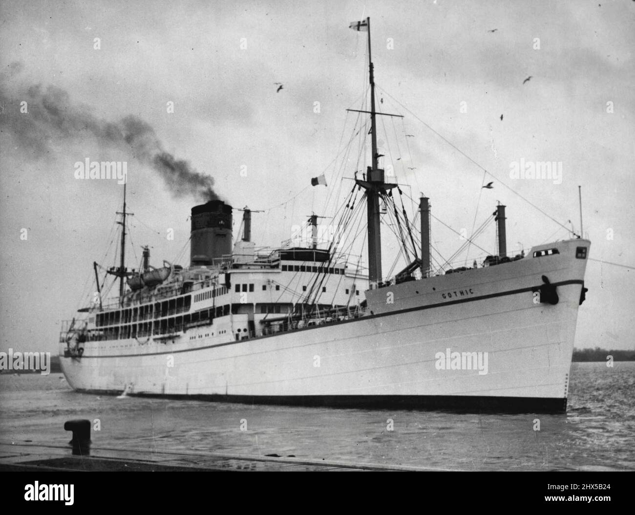 Cargo boat or ocean liner s hi-res stock photography and images - Alamy