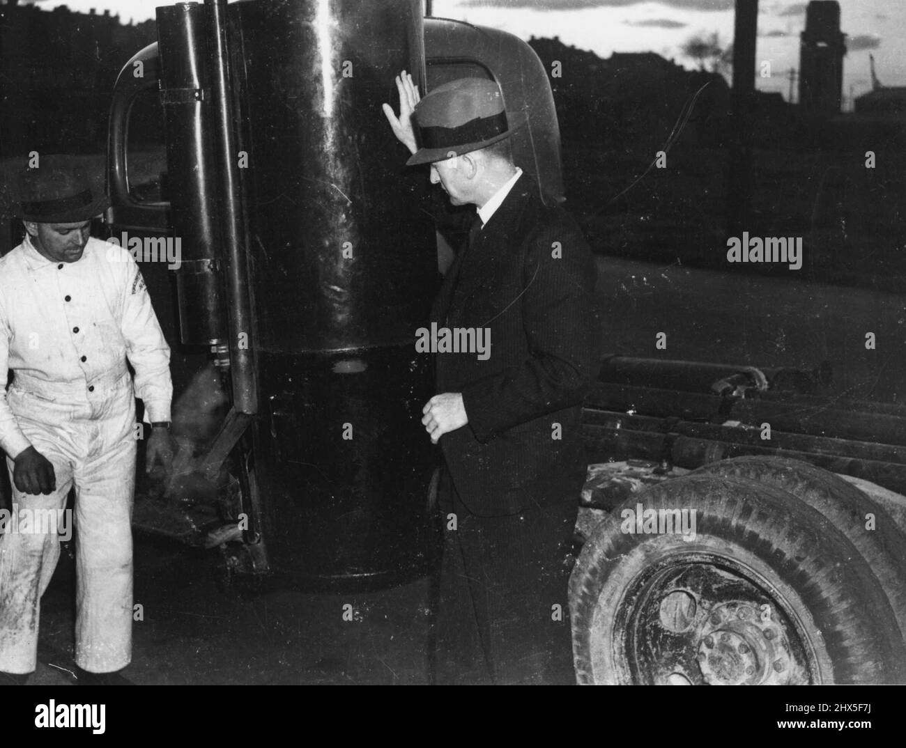 Charcoal burning cars hires stock photography and images Alamy