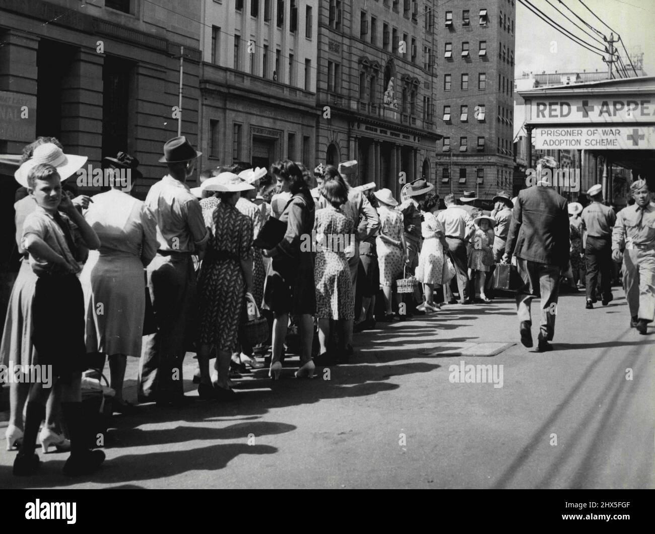 Queues. August 26, 1944. (Photo by E.H. Turnor). Stock Photo